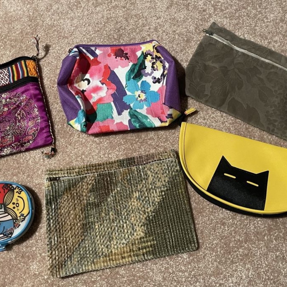 Bundle of 6 Pouches